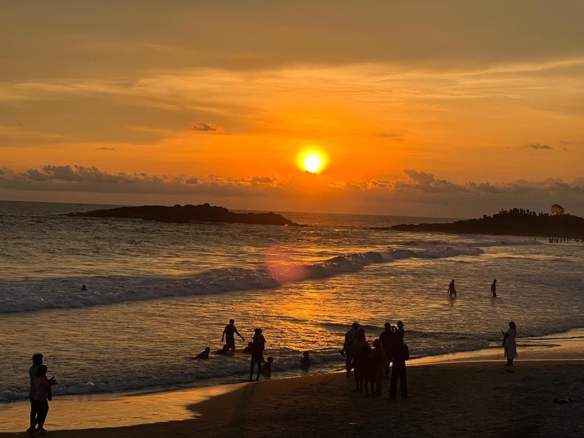 Buddha Beach Hotel Ковалам Экстерьер фото